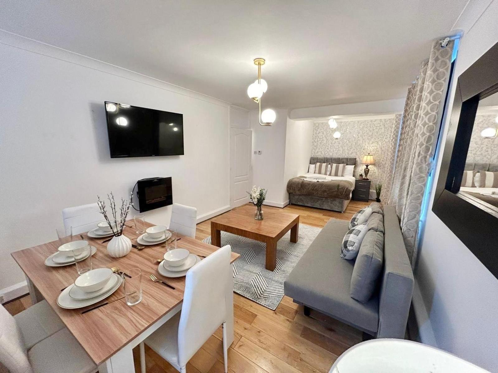 Hyde Park Pearl 3 Bedroom *