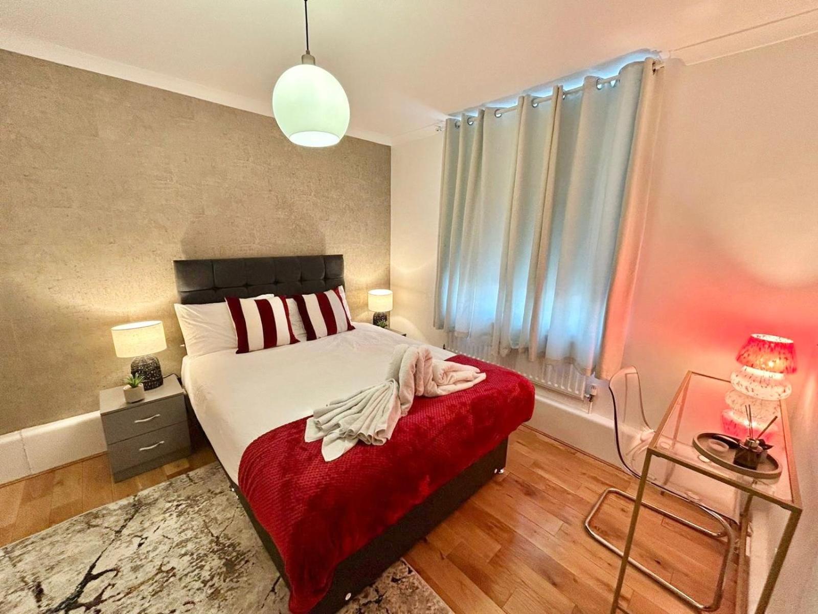 Hyde Park Pearl 3 Bedroom *