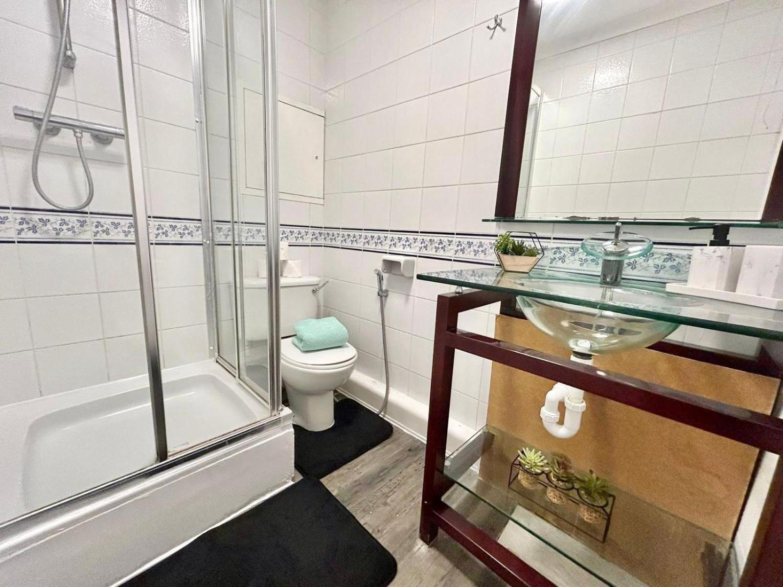 Hyde Park Pearl 3 Bedroom London